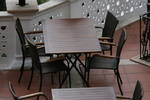 Маси и столове от ратан за хотел,придаващи стил и комфорт